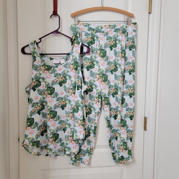 Tommy Bahama Size XL 2-Piece Floral Pajama Set, Jogger Style Pants and Tank Top - Picture 2 of 15